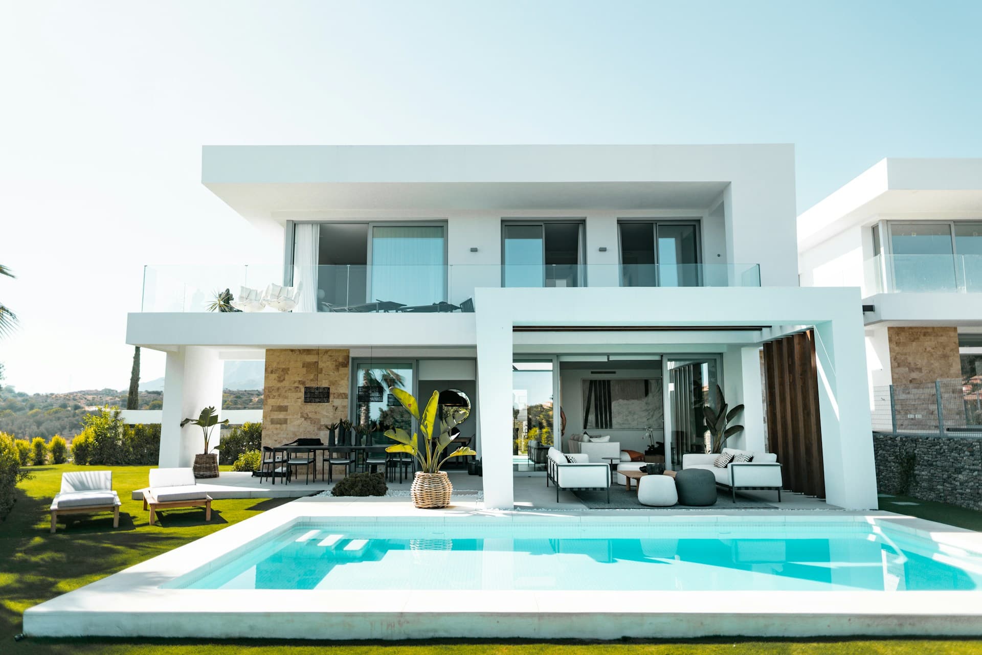 Rental Yields in Athens and Thessaloniki: Which City Wins?